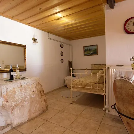 The Old House - Wood & Stone Holiday home *