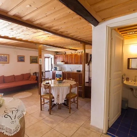 The Old House - Wood & Stone Holiday home *