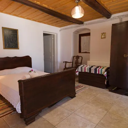 The Old House - Wood & Stone Tatil Evi *